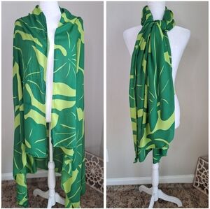 NWT Casual Movements Green Leaves Print Tropical Oversized Scarf Wrap